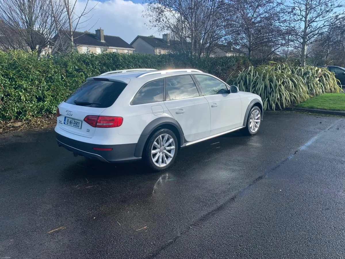 Audi A4 2010  allroad quattro tdi - Image 6