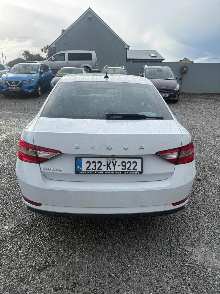 Skoda Superb 2023 - Image 3