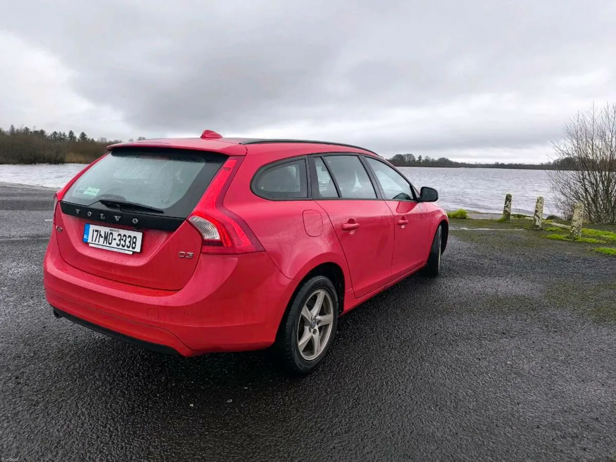 Volvo V60 2017 - Image 2