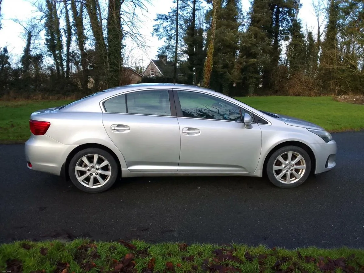 2015 toyota avensis - Image 2