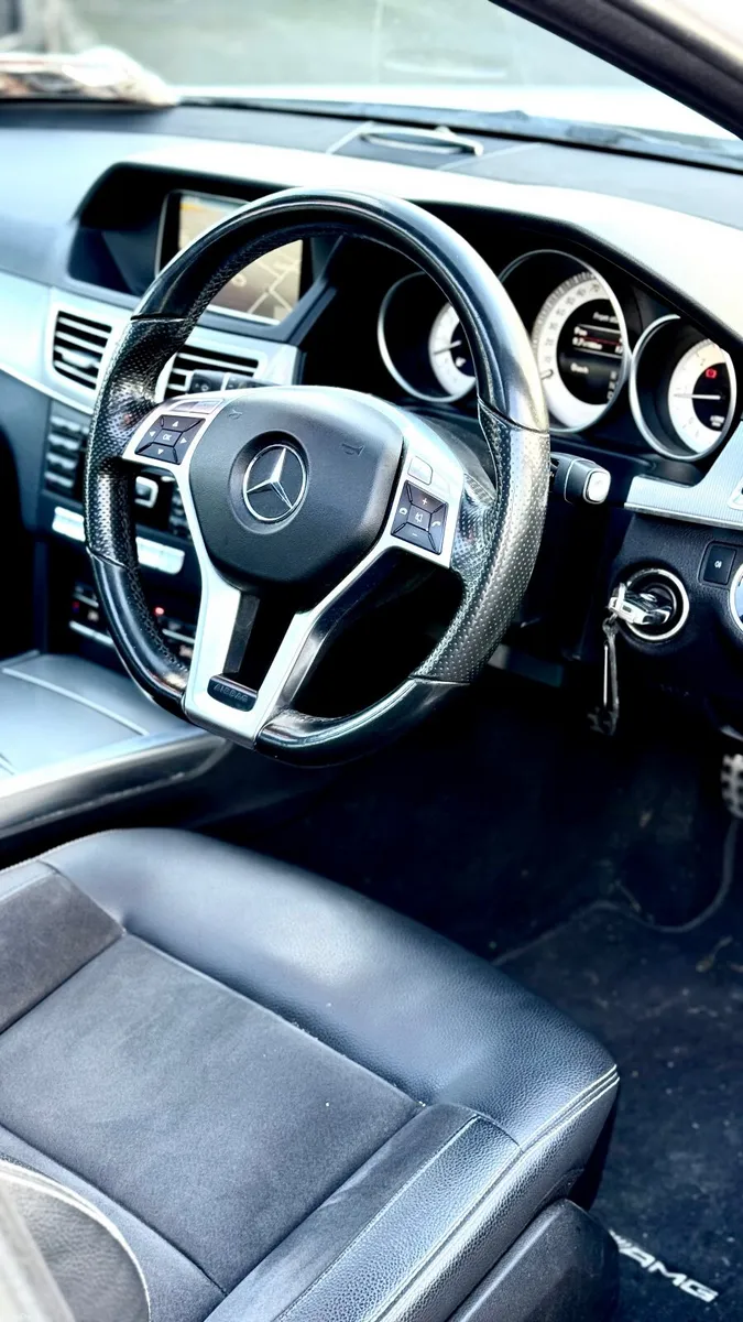 Mercedes-Benz E Estate Panoramic Roof - Image 3