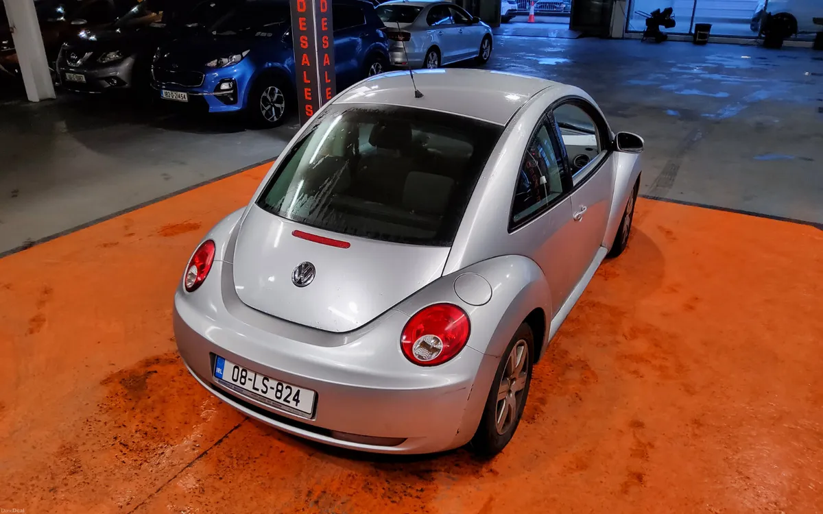 Volkswagen Beetle 2008 - Image 3