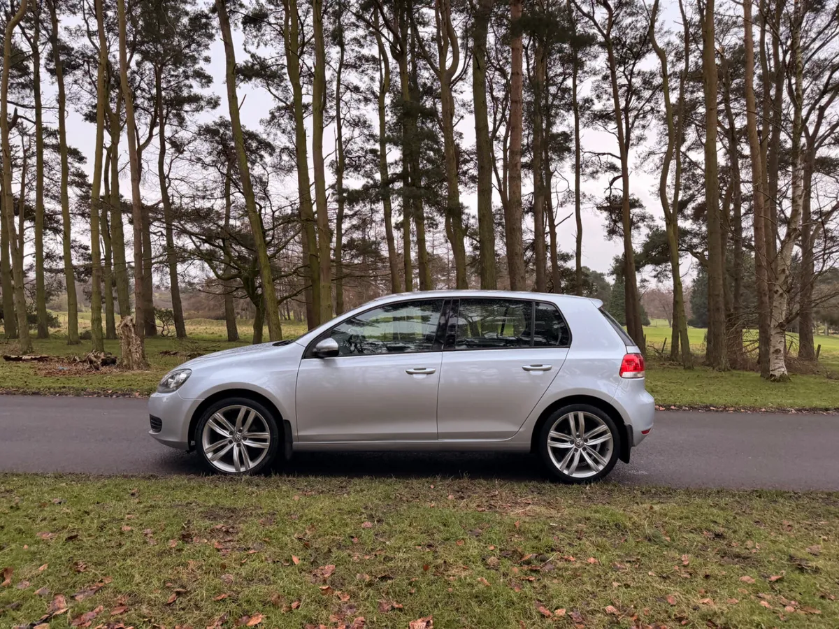 Volkswagen Golf Automatic Irish Car Low KM - Image 4