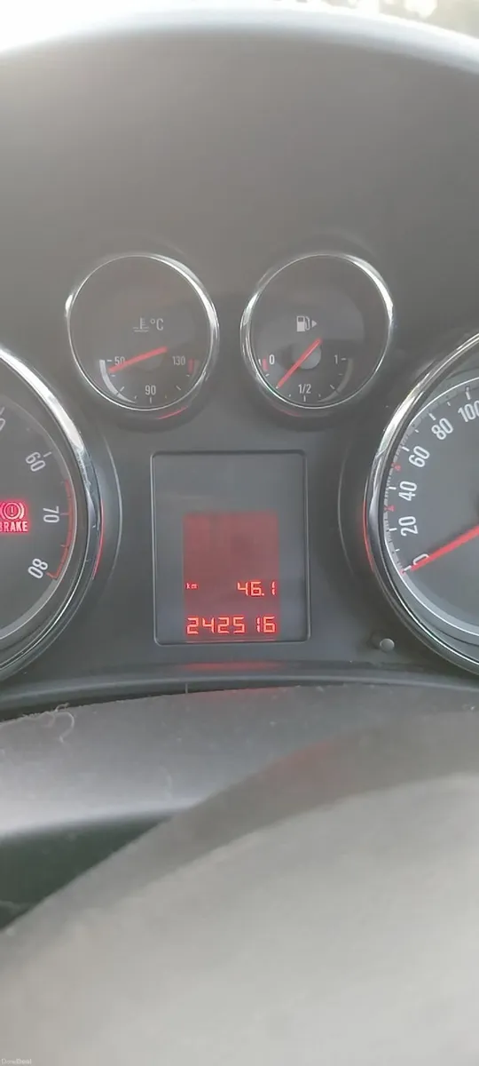 Opel Astra 2012 - Image 1