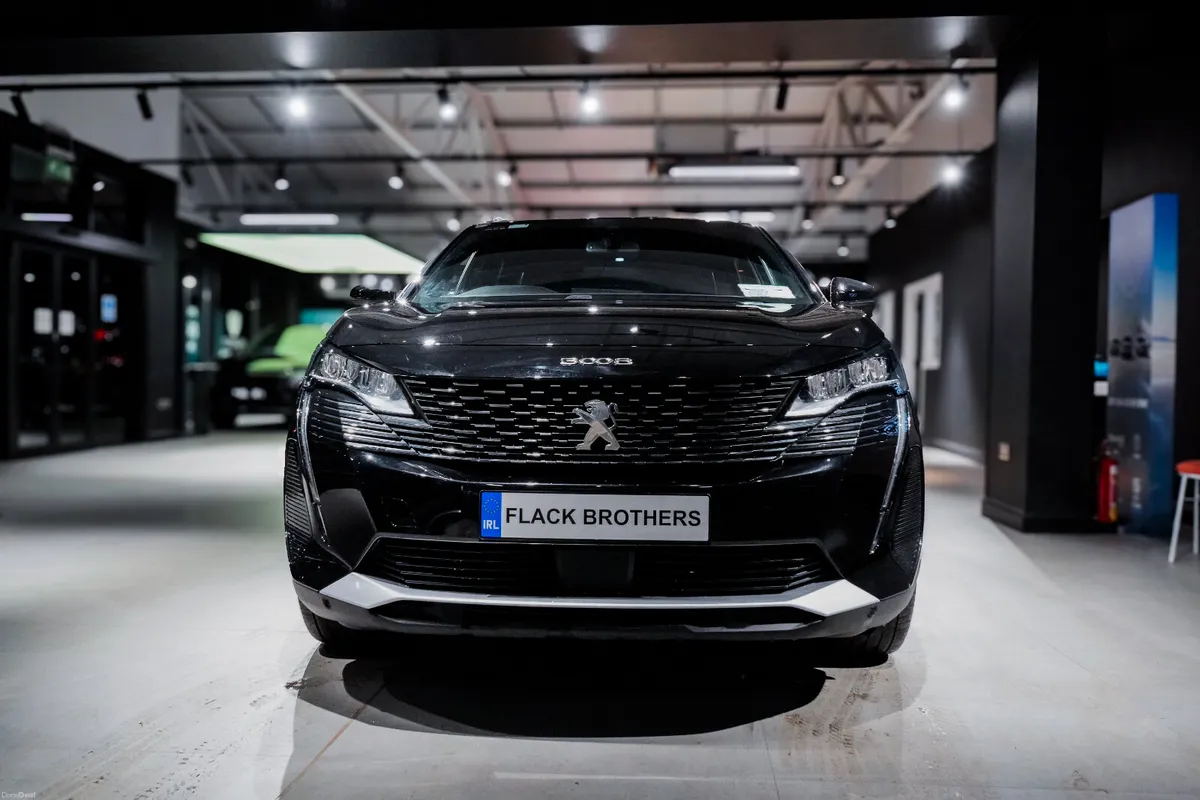 2023 Peugeot 3008 Allure 1.5 BlueHDi 130bhp  Auto - Image 4