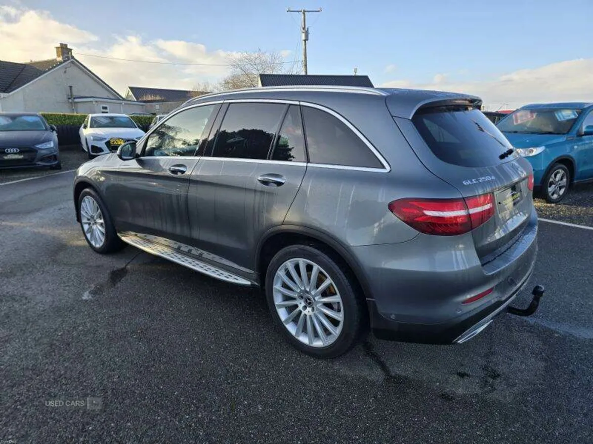 Mercedes-Benz GLC SUV AMG Line Premium - Image 3