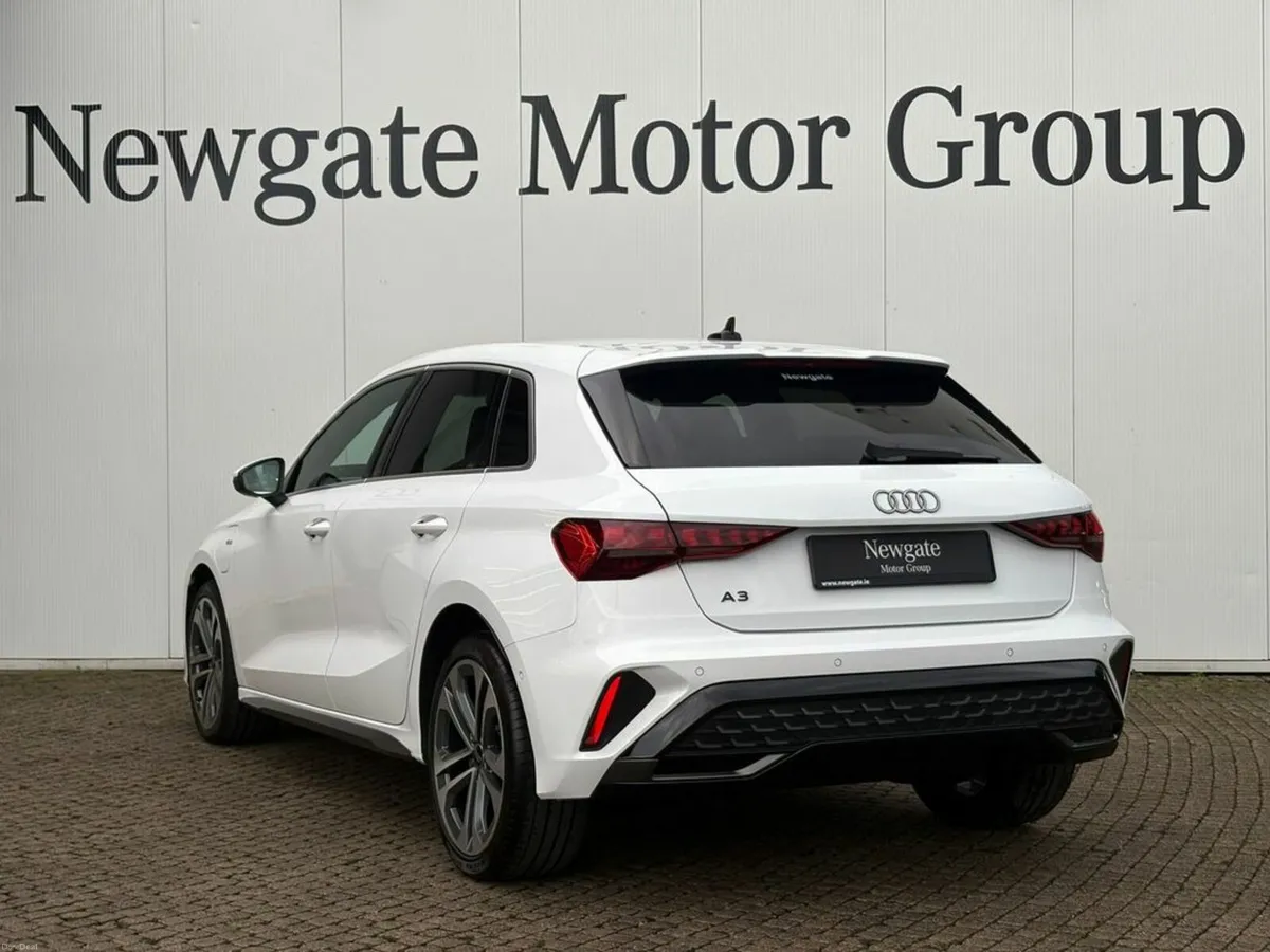 Audi A3 SPORTBACK TFSI E S LINE - Image 3