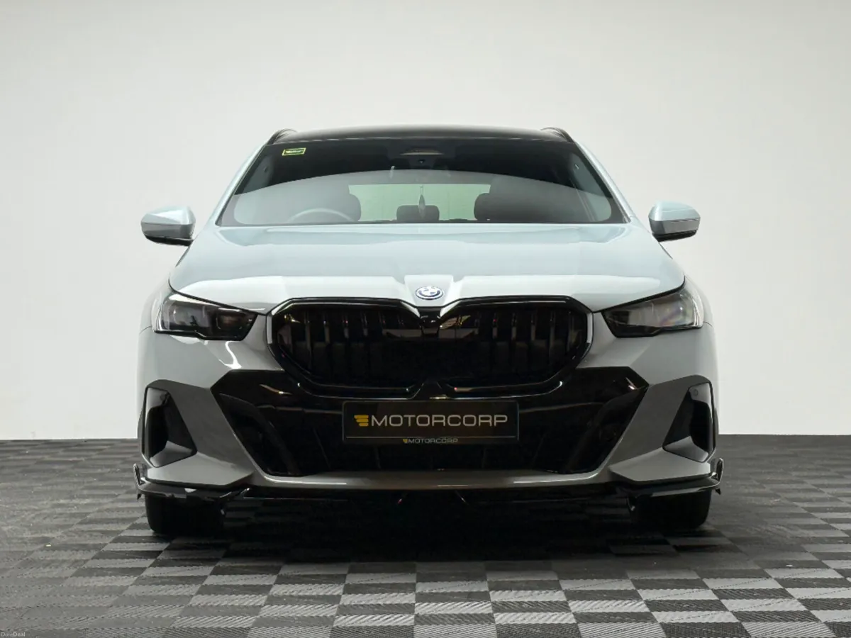 BMW 5-Series 530E M SPORT - Image 2