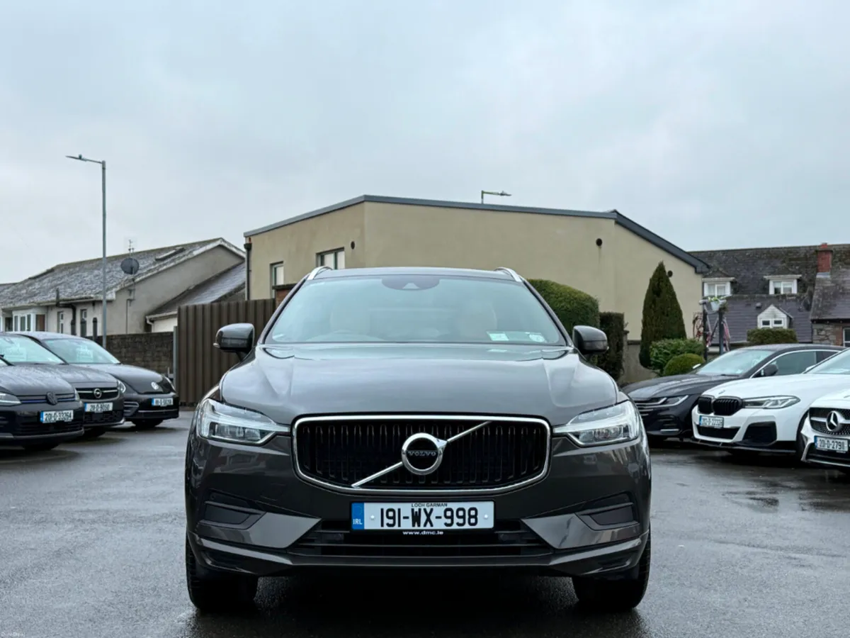 Volvo XC60 2.0D D3 MOMENTUM *LOW KMS* - Image 2