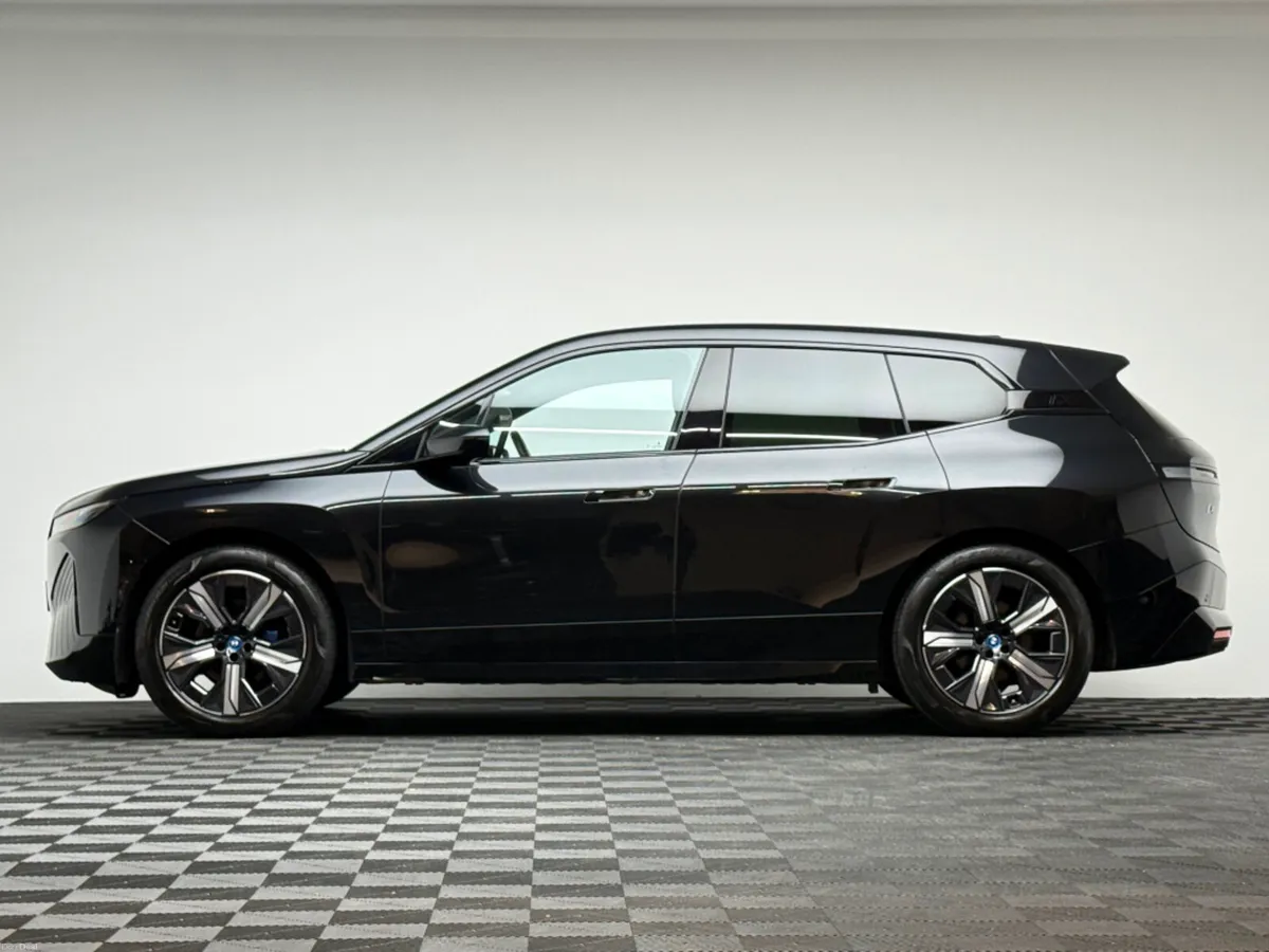 BMW iX 40 M SPORT XDRIVE - Image 4