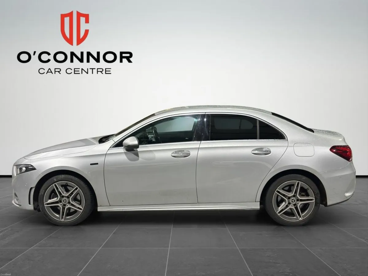 Mercedes-Benz A-Class “Looks like an AMG… sips fue - Image 2