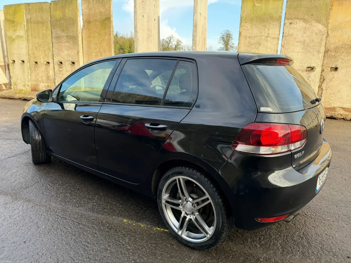 Volkswagen Golf Automatic 2011 | 65,487 km - Image 4