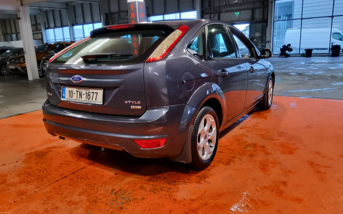 Ford Focus 2010 - Image 4