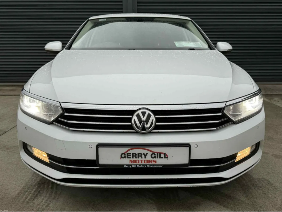 Volkswagen Passat 2.0 TDI SE BUSINESS 4DR 150PS - Image 2