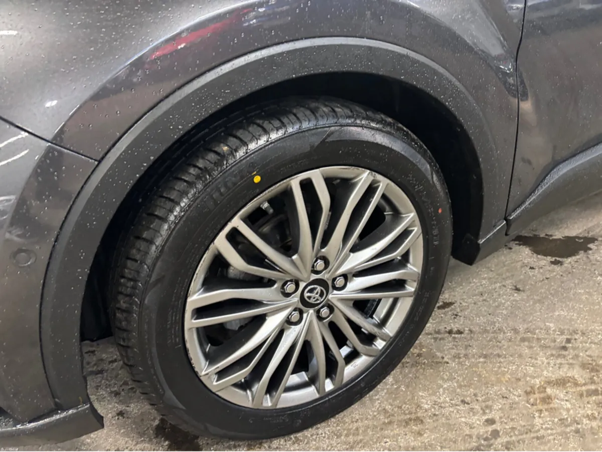 Toyota C-HR HYBRID SOL 4DR AUTO - Image 2