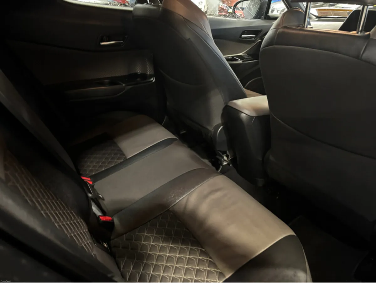 Toyota C-HR HYBRID SOL 4DR AUTO - Image 4
