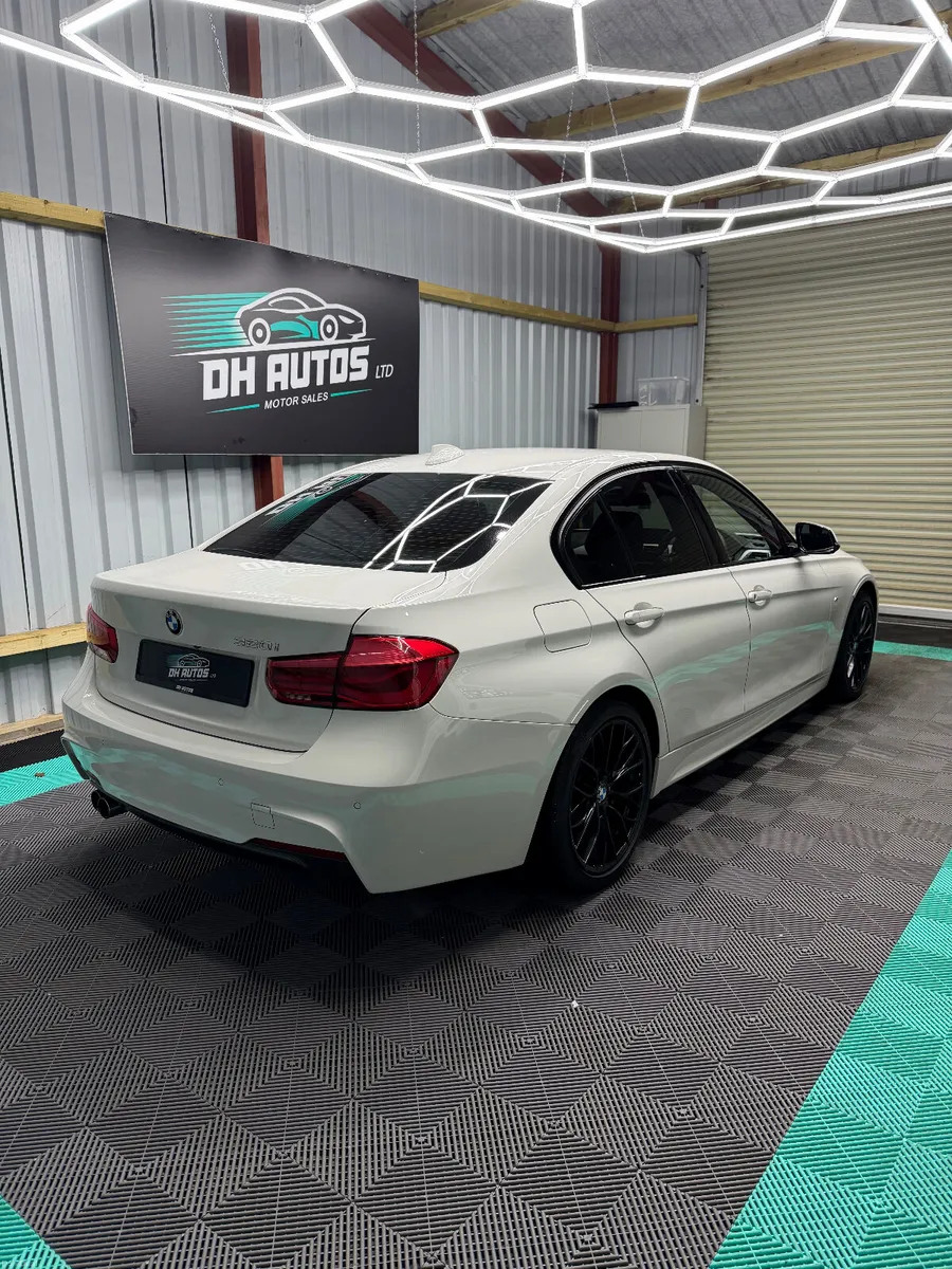 2017 BMW 3 SERIES 320i M-SPORT - Automatic - Image 2