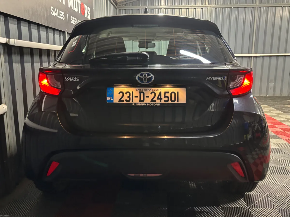 2023 Toyota Yaris 1.5 Hybrid 5Dr Luna Auto - Image 2