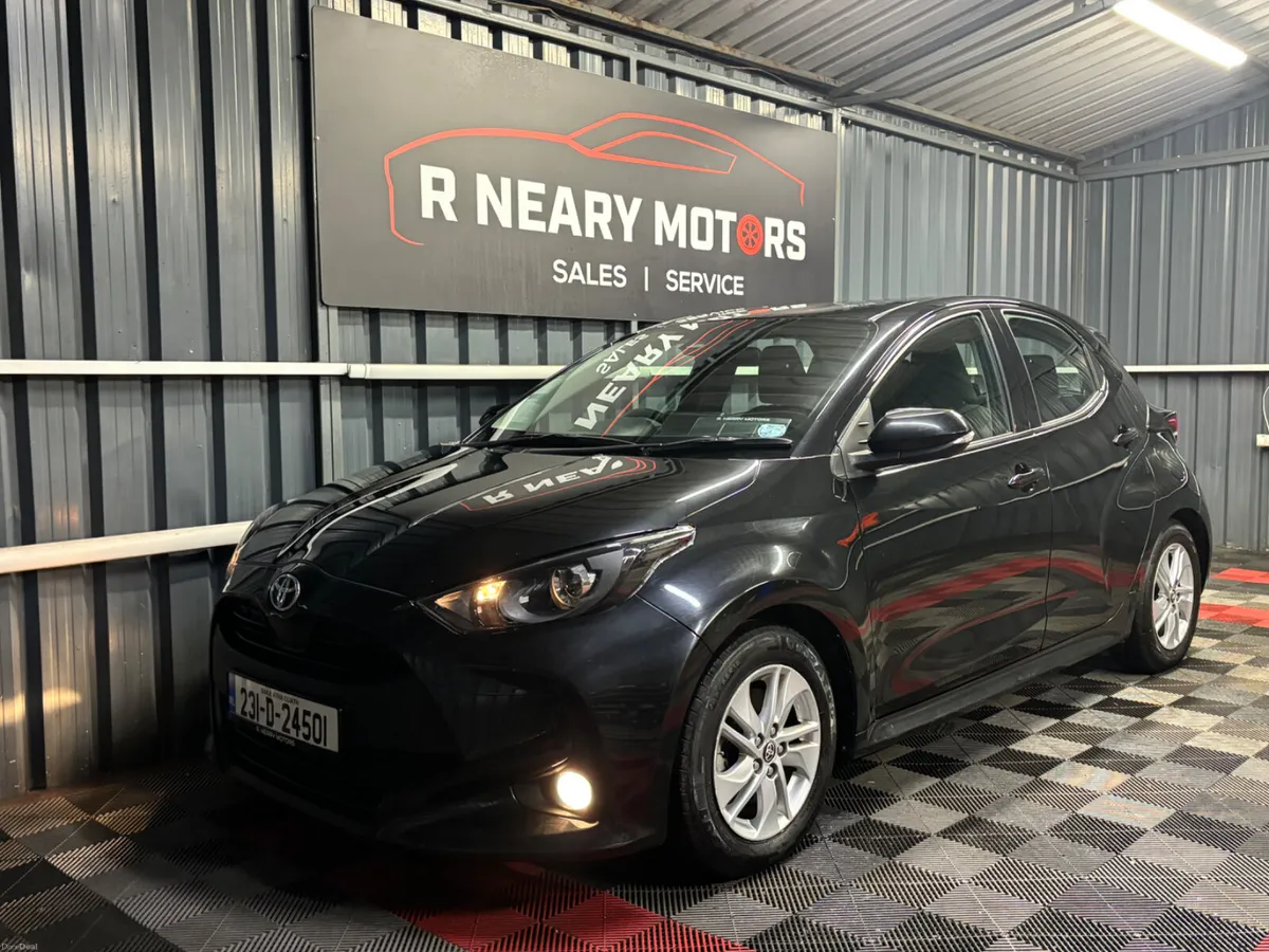 2023 Toyota Yaris 1.5 Hybrid 5Dr Luna Auto - Image 4