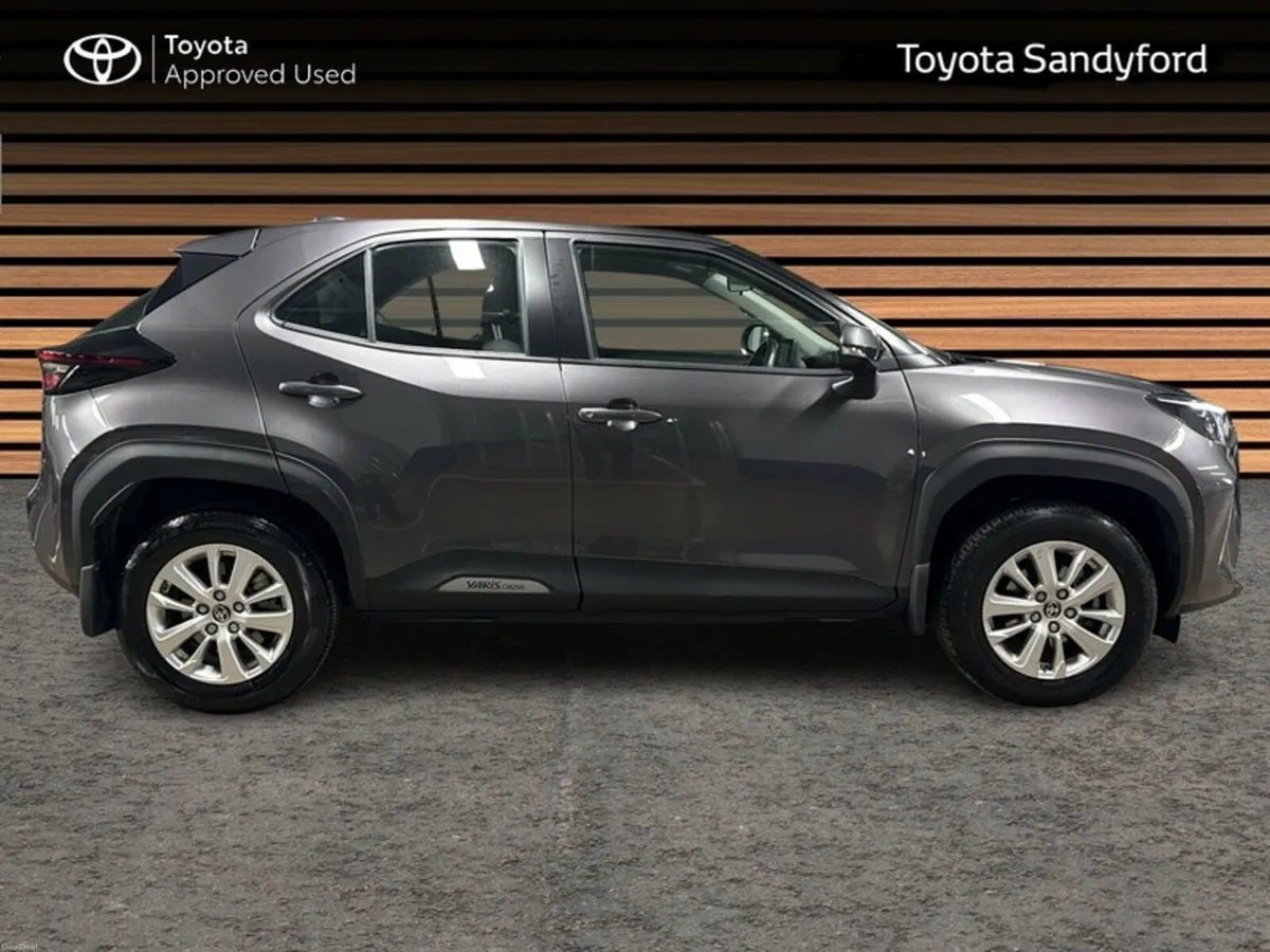 Toyota Yaris Cross LUNA HYBRID AUTOMATIC // REAR C - Image 3