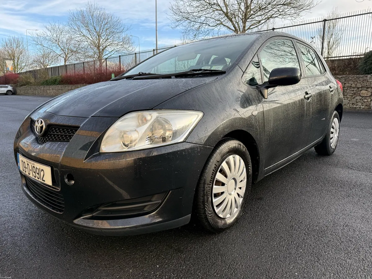 Toyota Auris 1.4 Terra (NCT 10-26) - Image 2