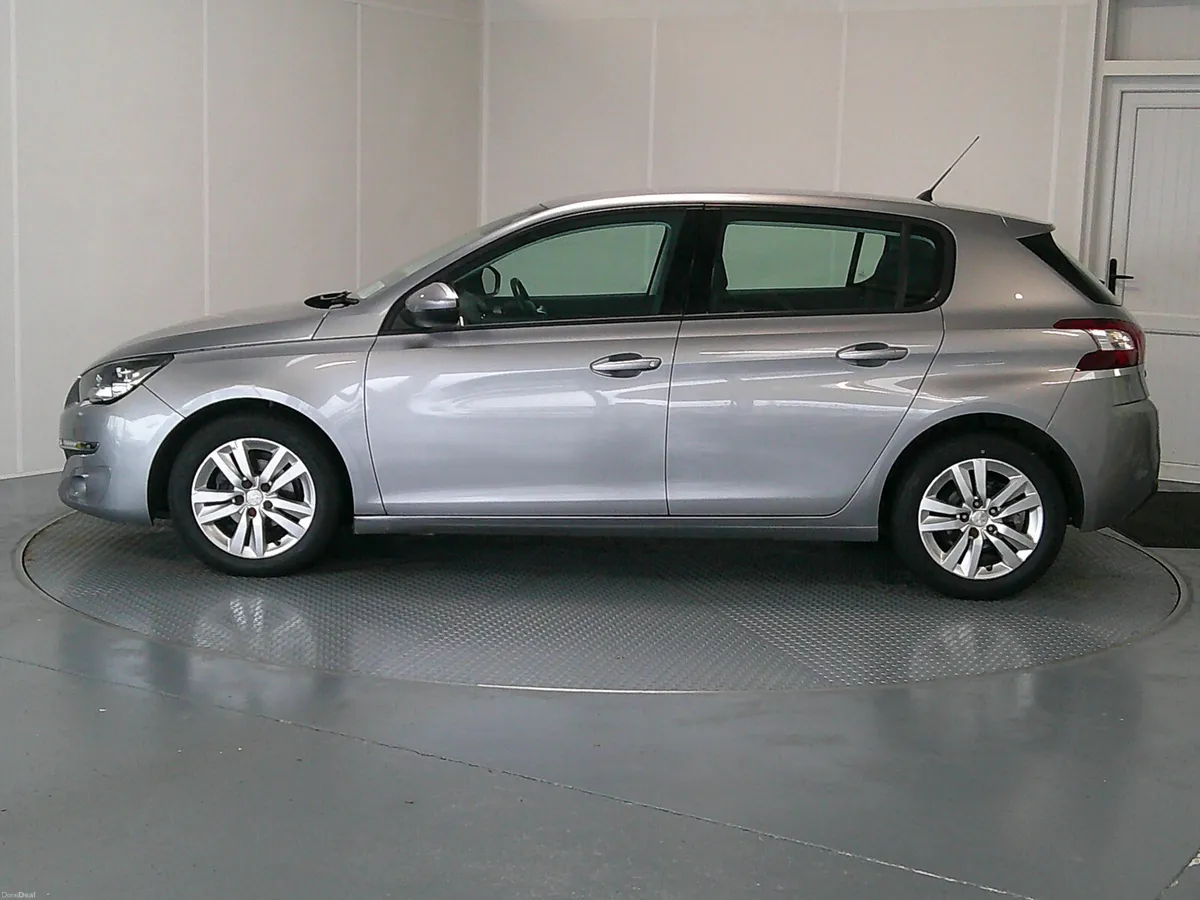 BMW 3-Series 2016 - Image 4