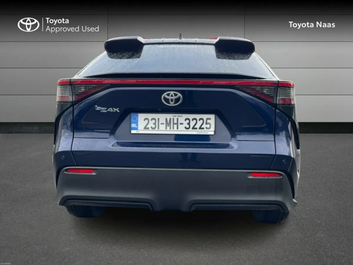 Toyota bZ4X PREMIERE 11K - Image 4