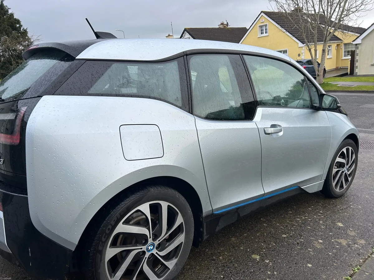 BMW i3 2016 LIKE NEW! - Image 2
