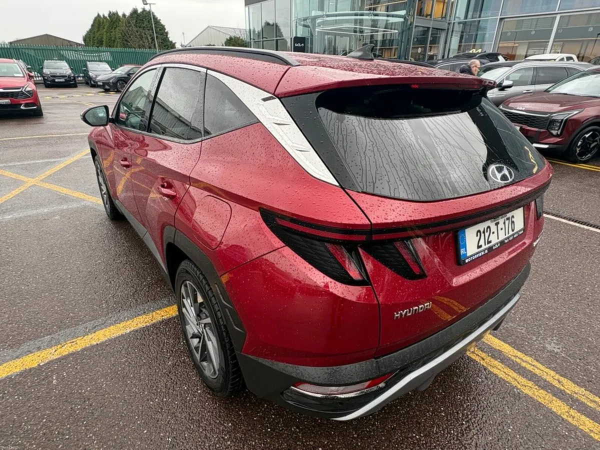 Hyundai Tucson ix35 Executive Plus Diesel 5DR - Image 3