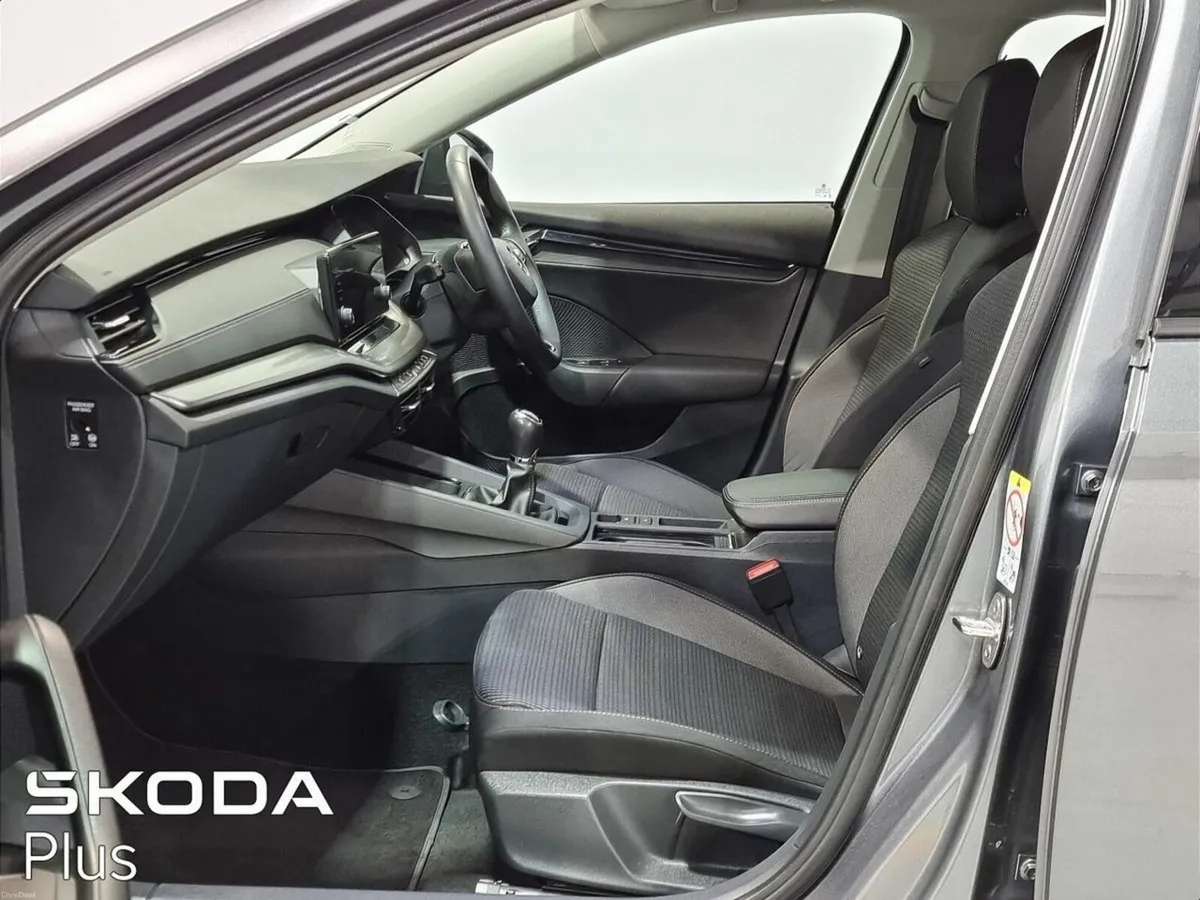 Skoda Octavia ** GREAT VALUE ** AMBITION ** 2.0 TD - Image 4