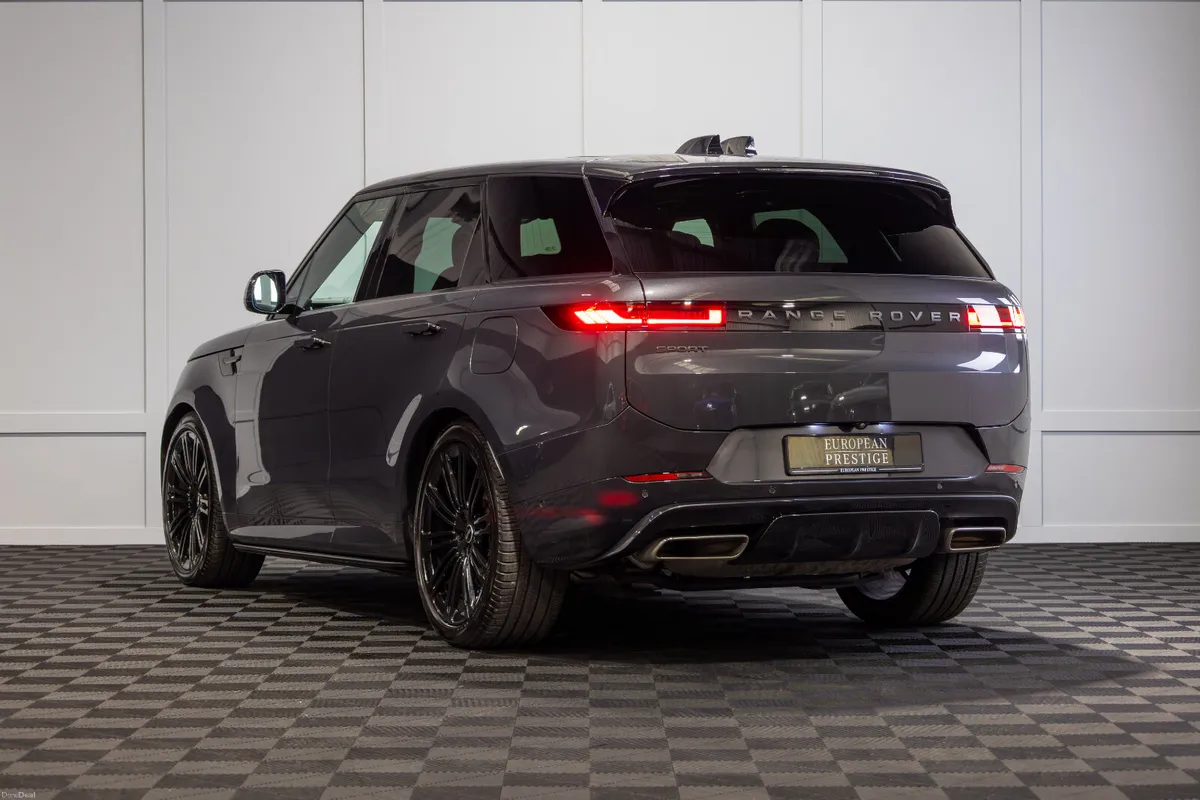 242 Range Rover Sport P460e Dynamic SE - Image 4