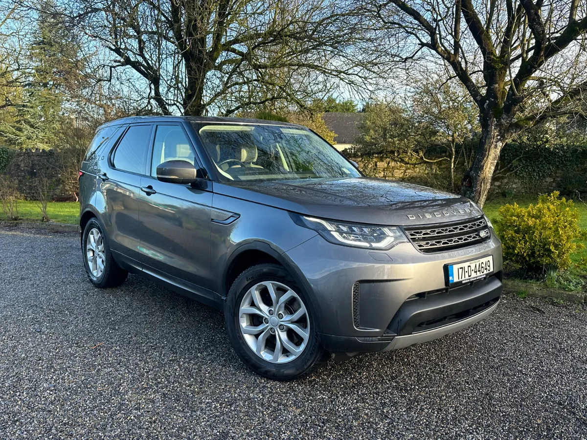 Land Rover Discovery 7 Seater - Image 1