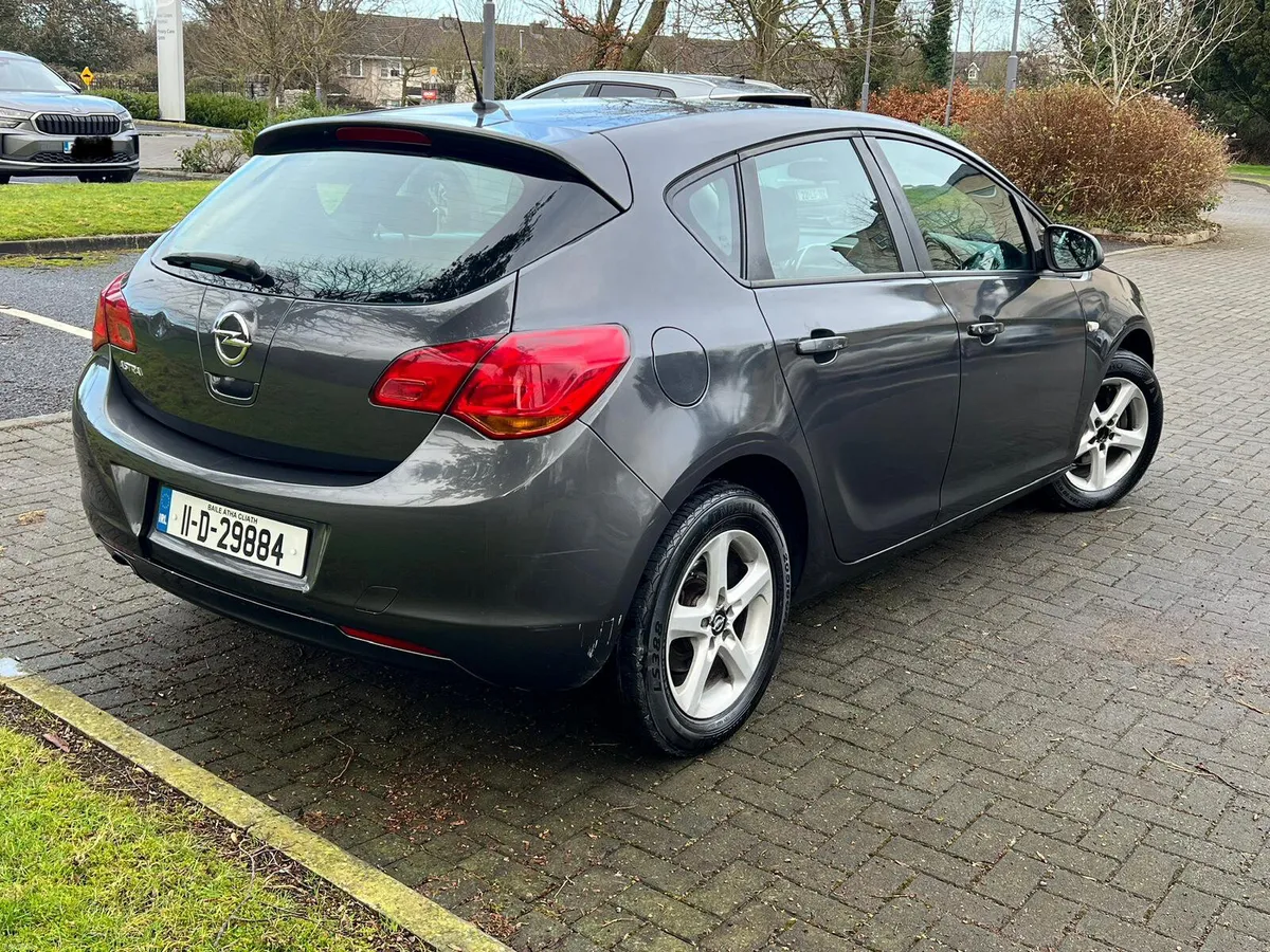 Opel Astra 2011 1.4 Petrol new nct 10/26 tax 2/26 - Image 4