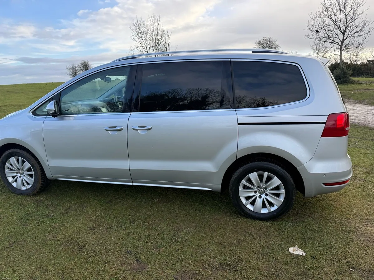 7 seats car - Image 2