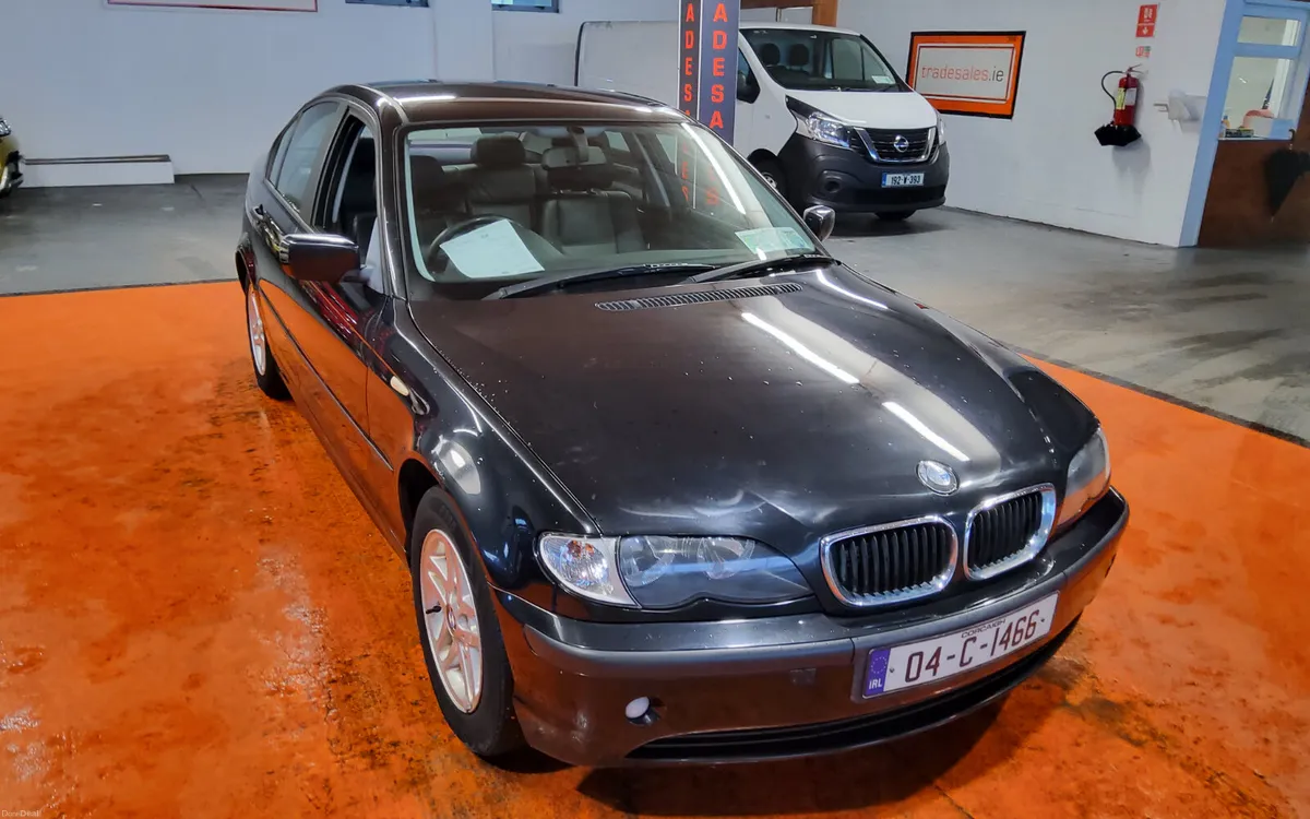 BMW 3-Series 2004 - Image 1