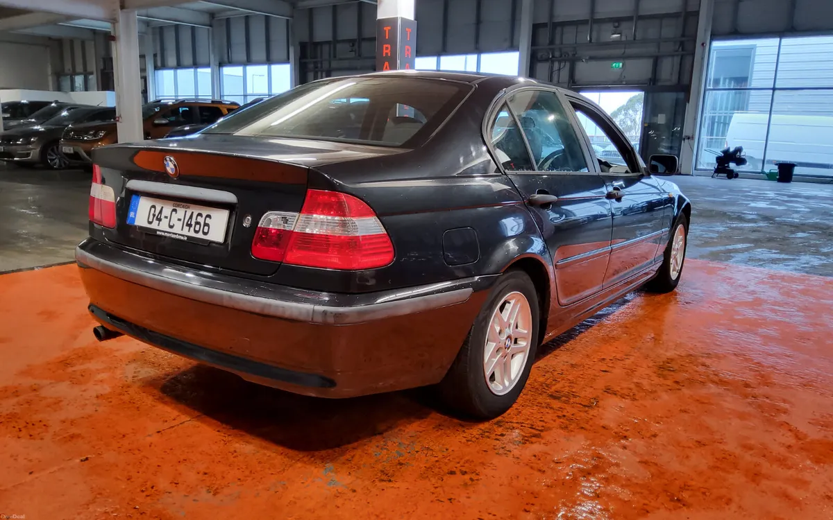 BMW 3-Series 2004 - Image 4