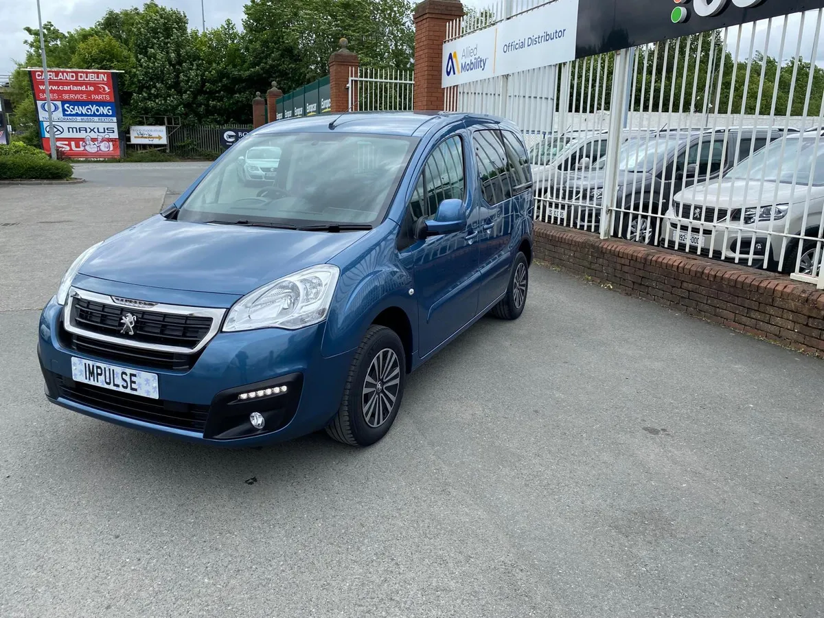 2018 Pegeot Partner - DFW or upfront passenger - Image 3