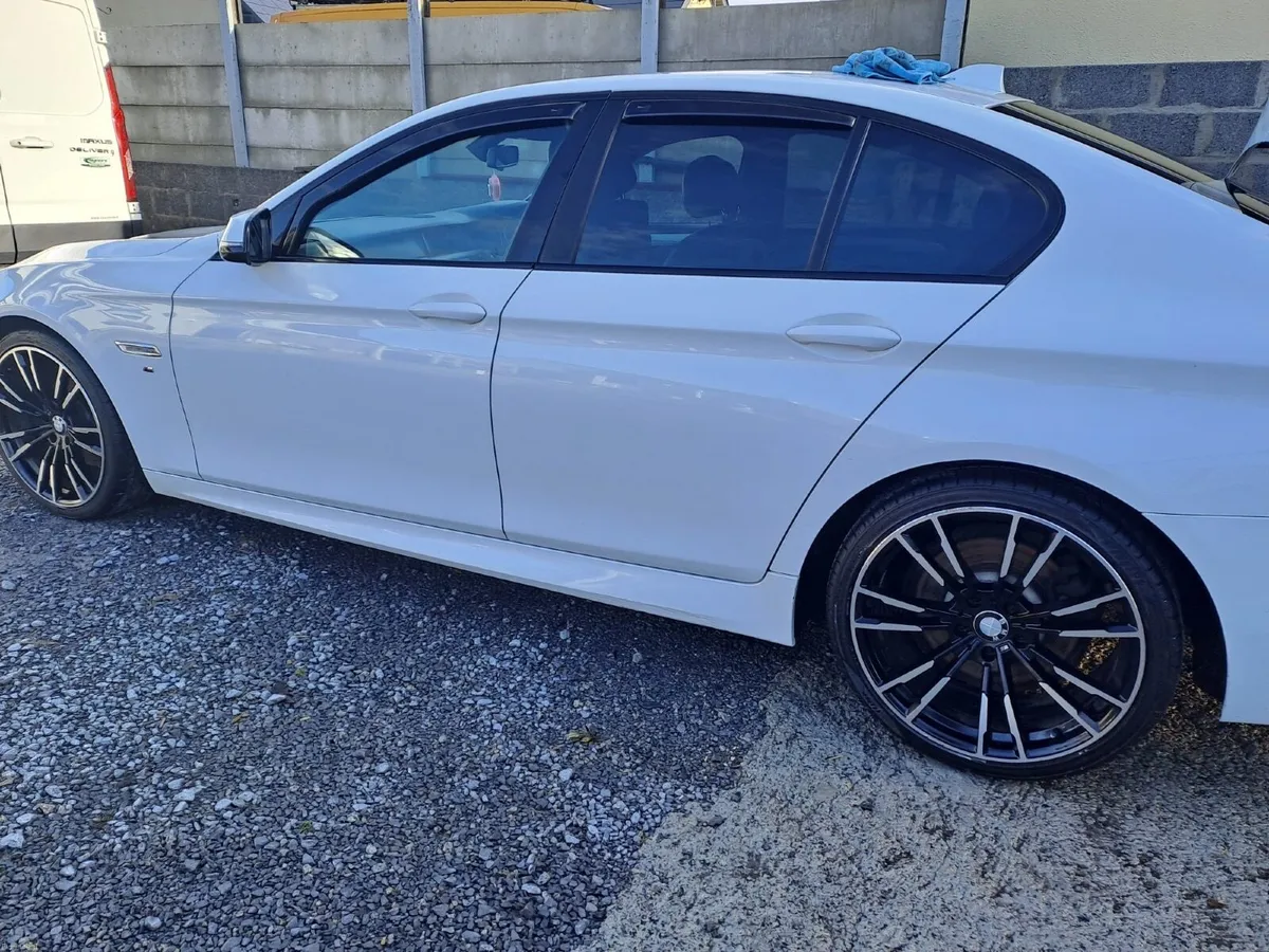 BMW 5-Series 2014 - Image 4