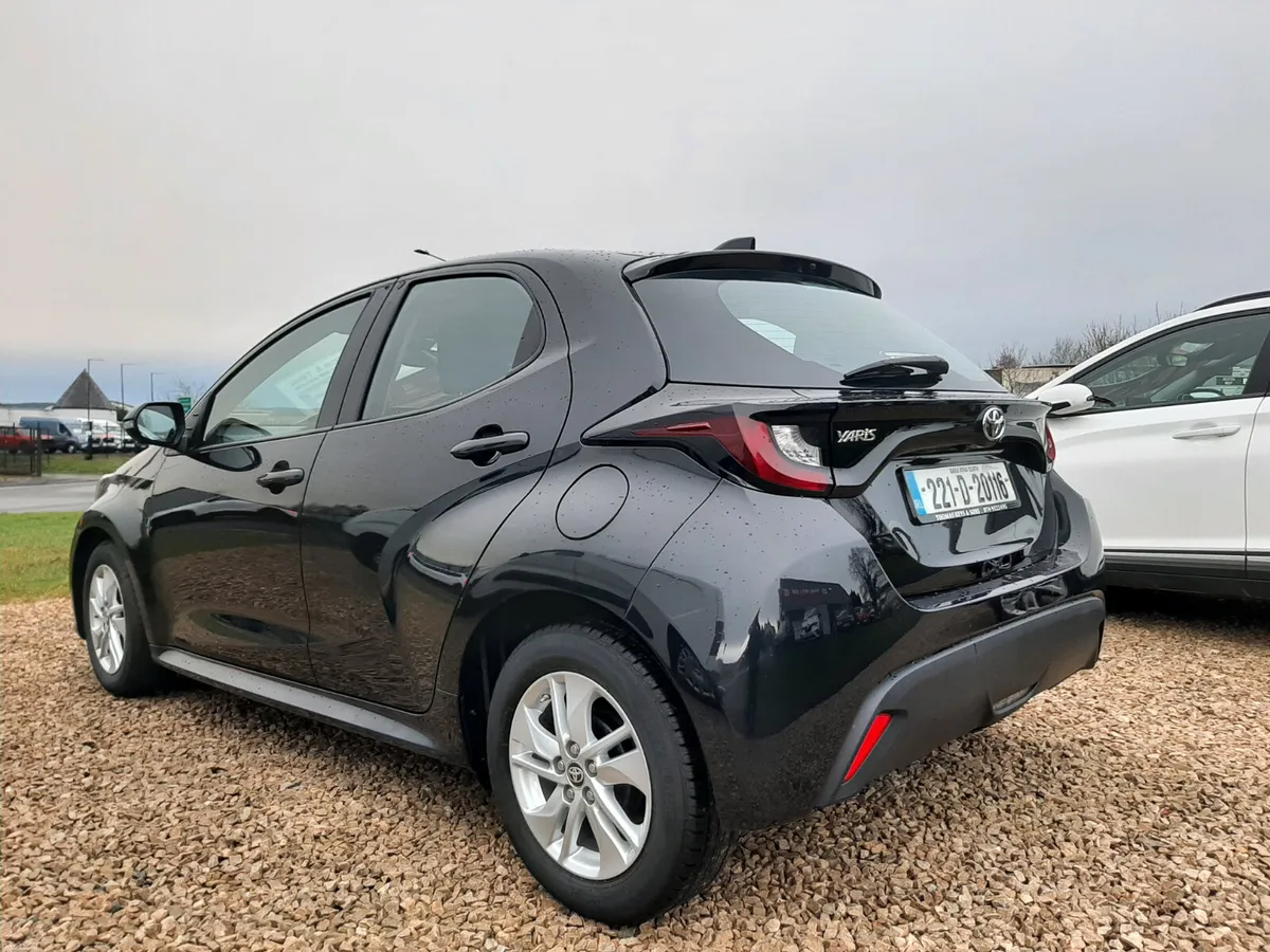 2022 Toyota Yaris 1.0 Luna edition - Image 4