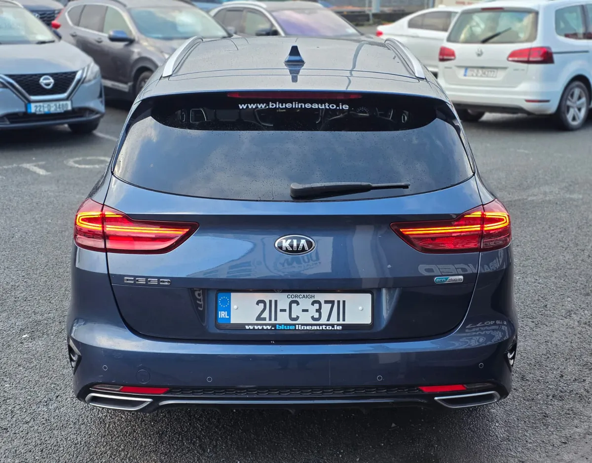 Kia Ceed PHEV 1.6 Petrol Automatic (2021) - Image 4