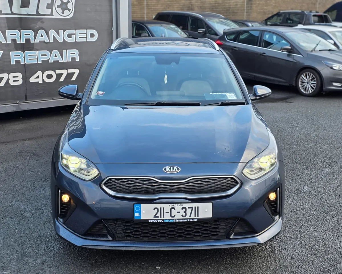 Kia Ceed PHEV 1.6 Petrol Automatic (2021) - Image 2