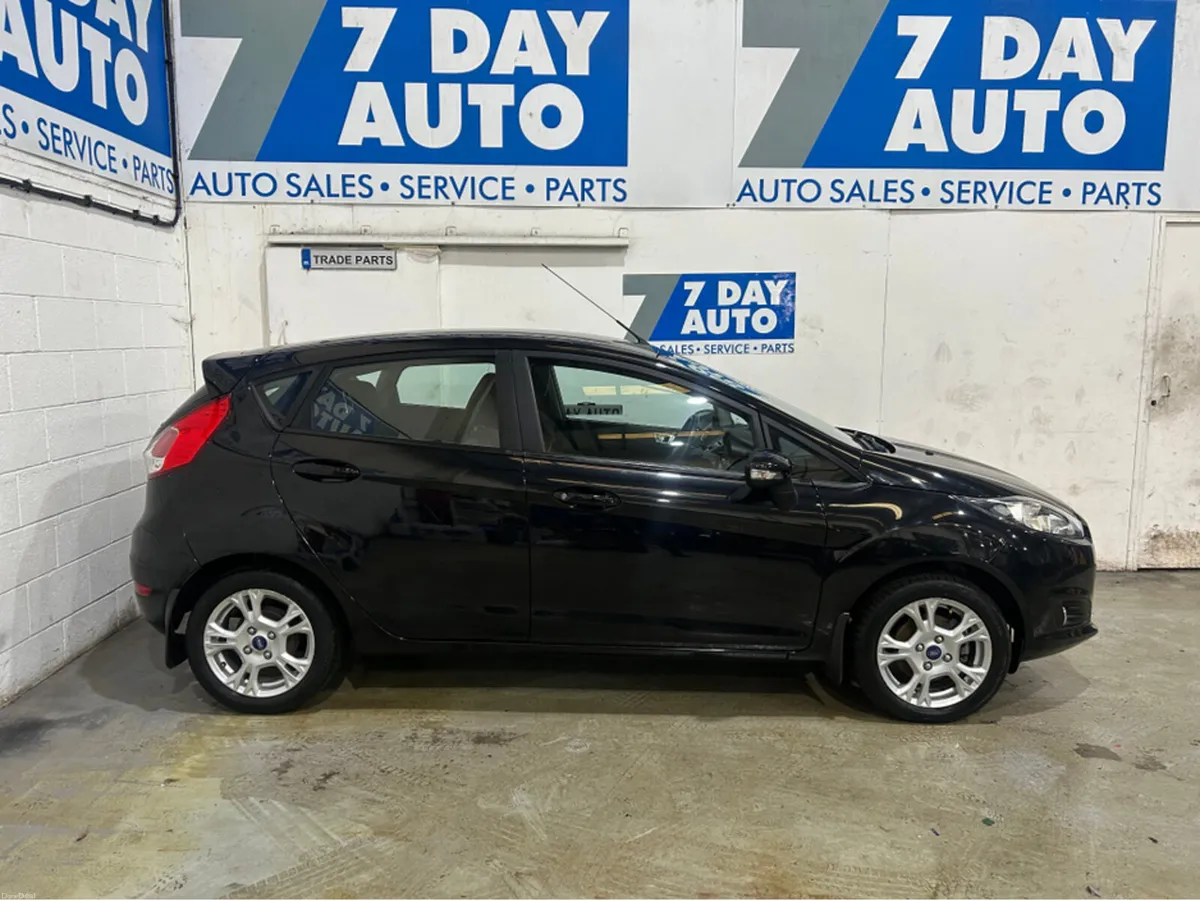 Ford Fiesta MCA ZETEC 1.25 60PS M5 4DR - Image 3