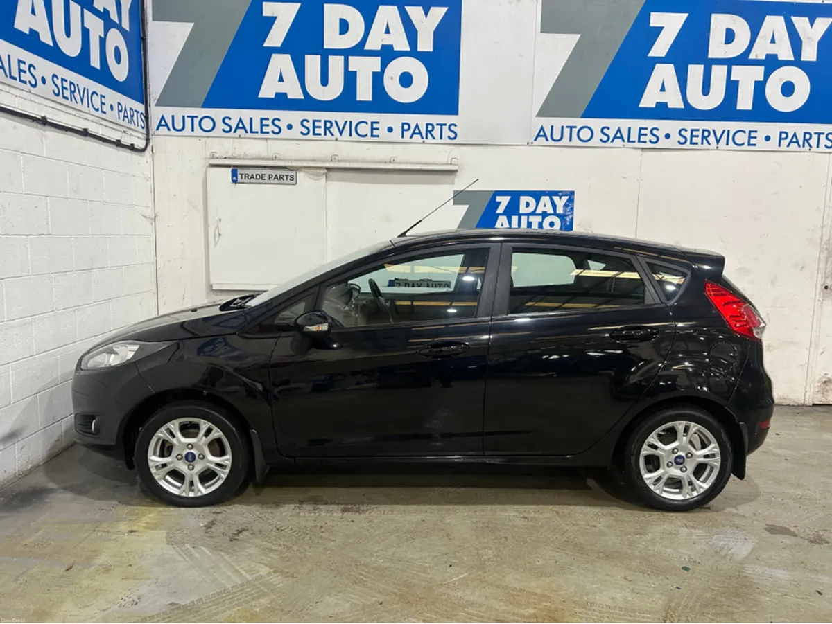 Ford Fiesta MCA ZETEC 1.25 60PS M5 4DR - Image 4