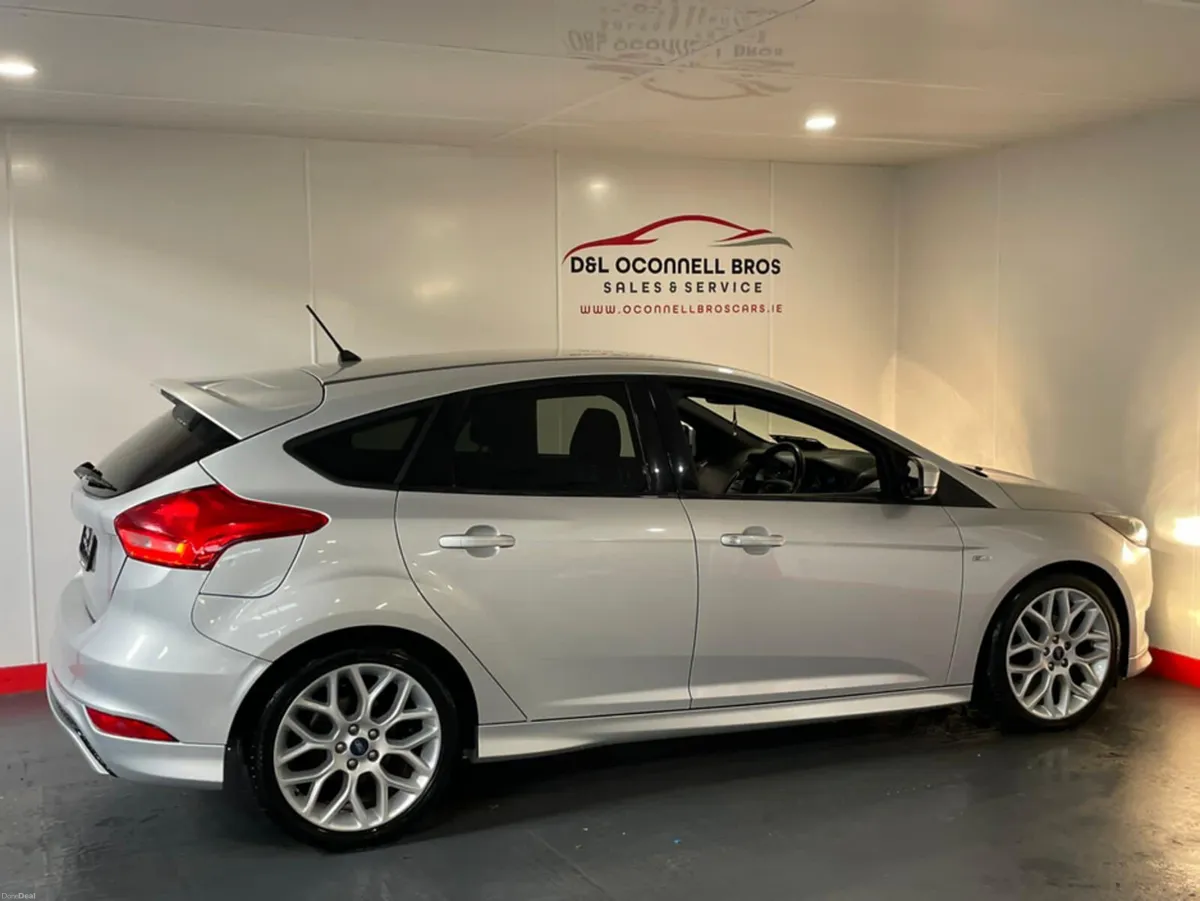 Ford Focus 1.5 TDCI ST-LINE 120PS 5 5DR - Image 3