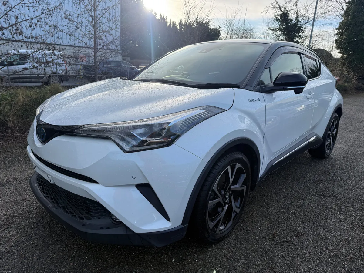 Toyota CH-R 15,000km!!! Hi spec!!! - Image 2
