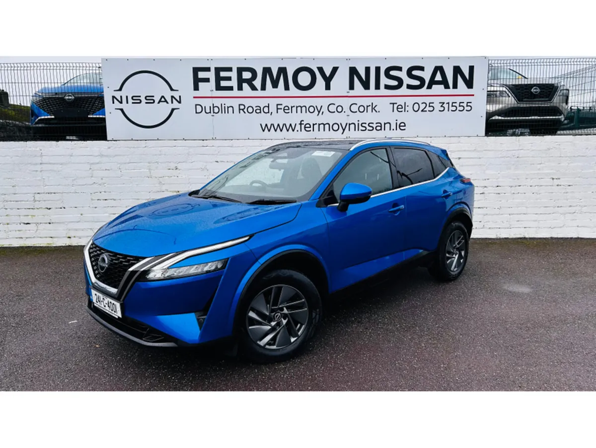 Nissan Qashqai LOW MILEAGE + GLASS ROOF + REAR COL - Image 1
