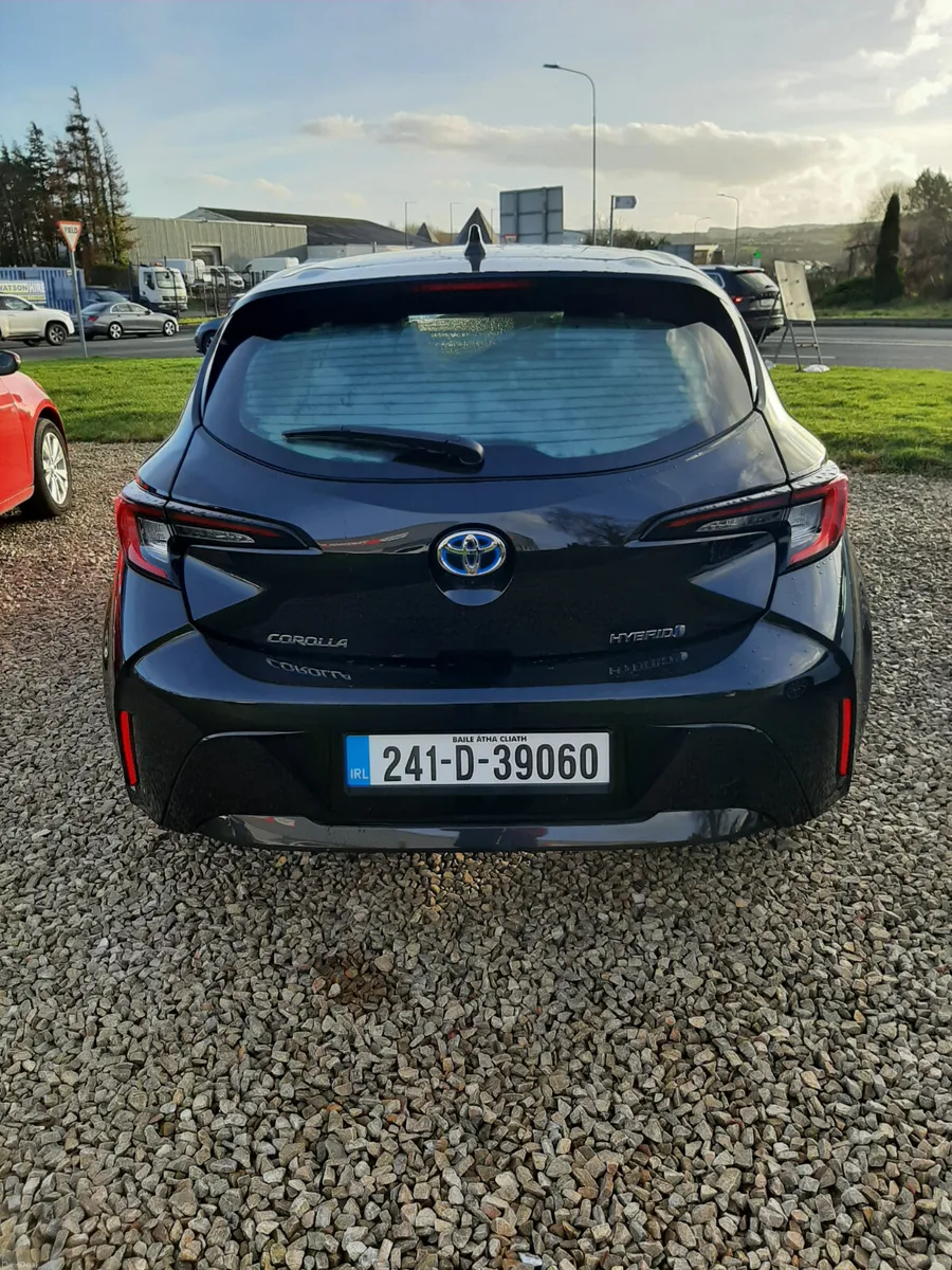 2024 Toyota Corolla Hybrid Auto - Image 4