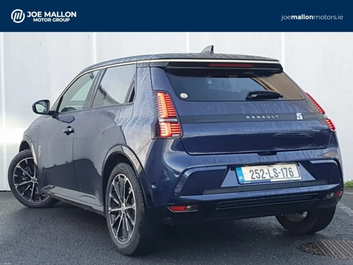 Renault 5 E-Tech EV52kw 150hp Iconic - Image 2