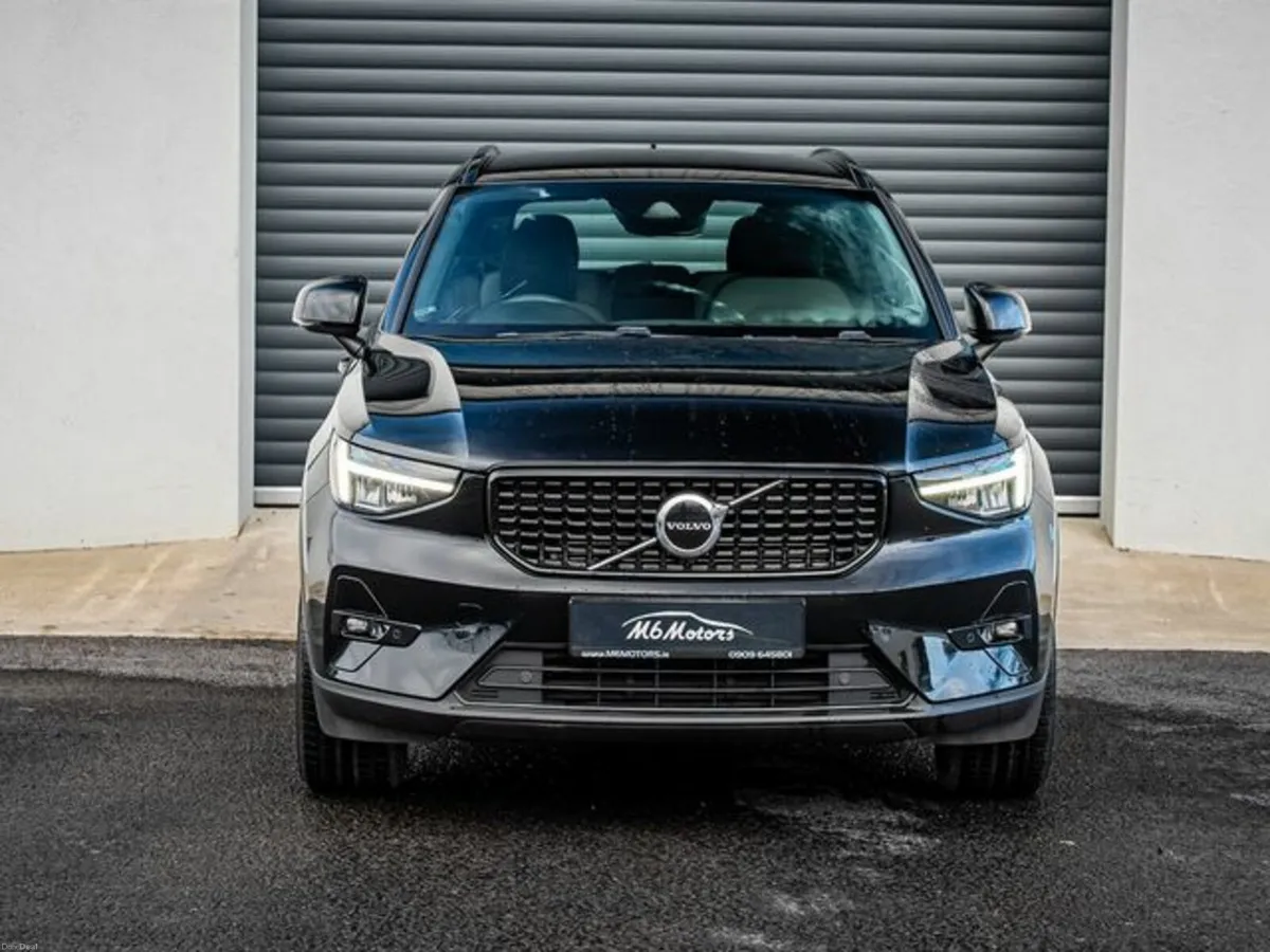 Volvo XC40 RECHARGE T4 PLUS - Image 2