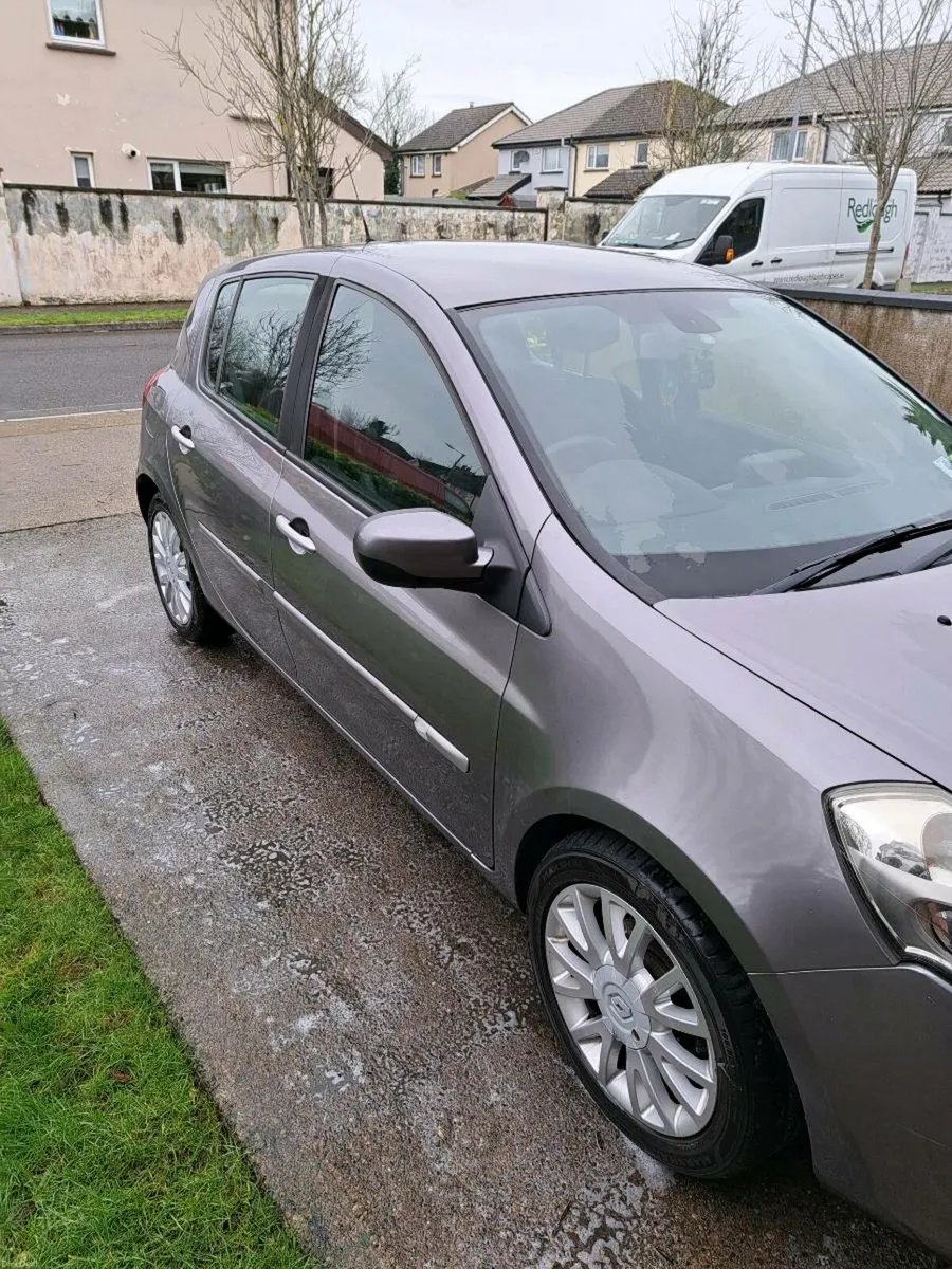 Renualt Clio 2010 - Image 2